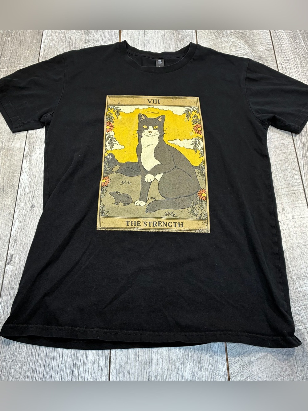 Cat and mouse tarot card “strength” cute occult graphic tee large women’s